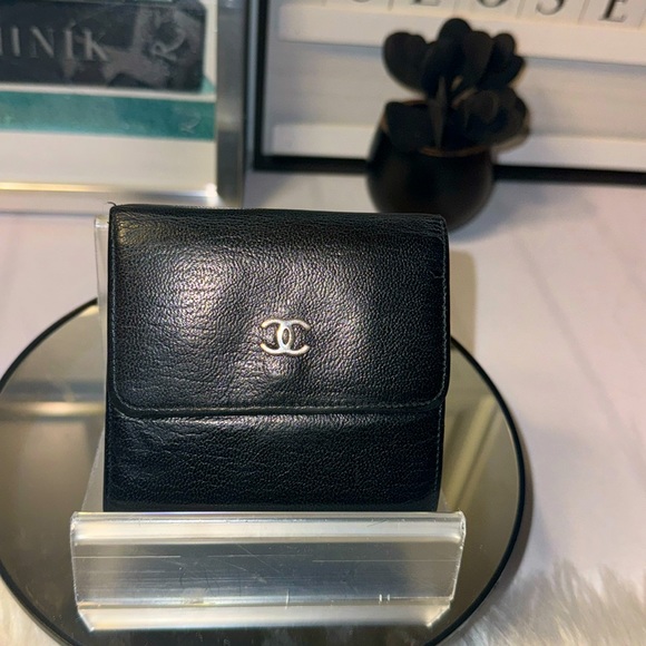 Chanel Coco CC Mark wallet GUC - Picture 1 of 10